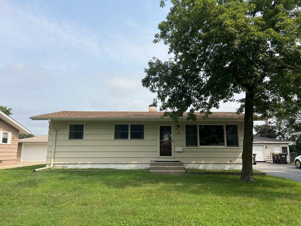 22 Arrowhead DR, Thornton, IL 60476
