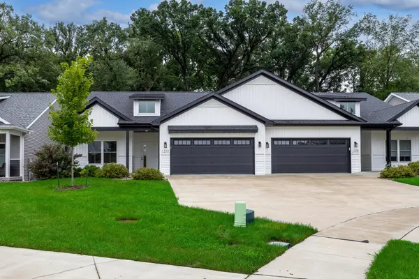 1319 Heights CT, Bettendorf, IA 52722