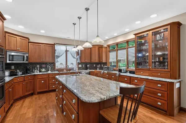 310 Bayview CT, Danville, IL 61832