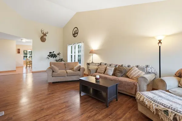617 Enclave LN, Manteno, IL 60950