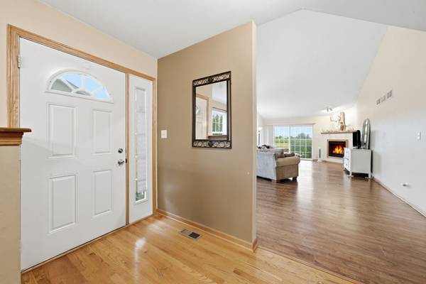 617 Enclave LN, Manteno, IL 60950