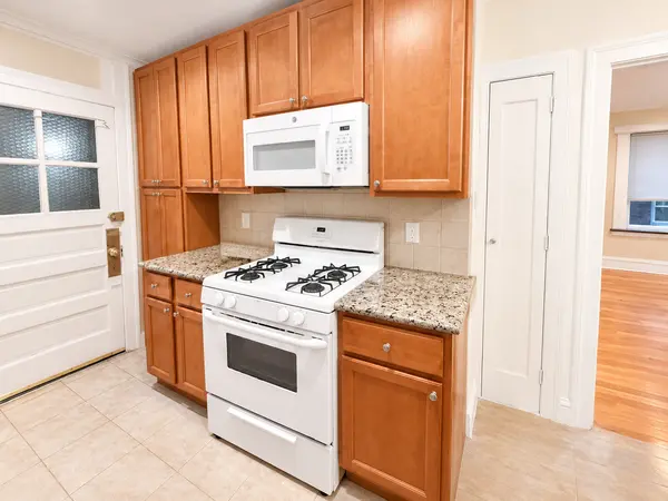 2044 W Farragut AVE #1C, Chicago, IL 60625