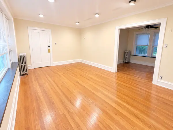 2044 W Farragut AVE #1C, Chicago, IL 60625