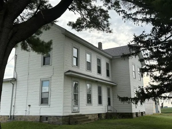 2295 170th AVE, Reynolds, IL 61279