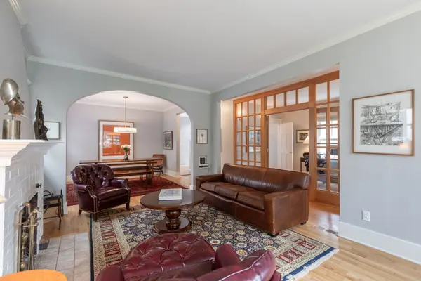 139 Washington CIR, Lake Forest, IL 60045
