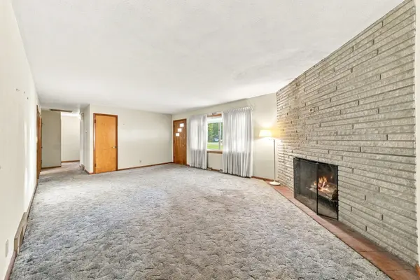 914 Murphy DR, Joliet, IL 60435