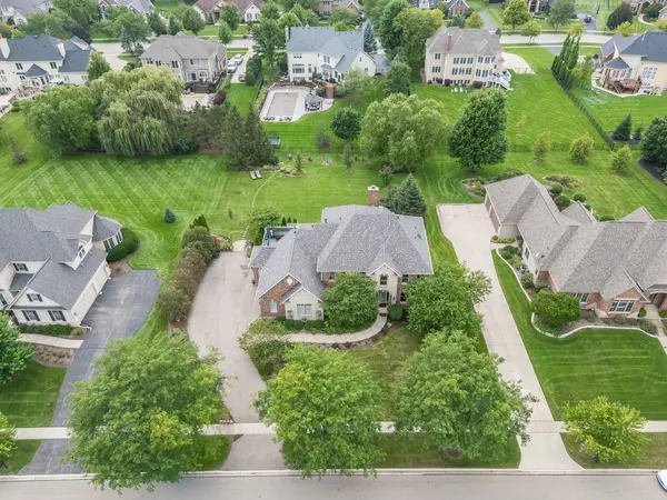 4135 River Ridge DR, St. Charles, IL 60175