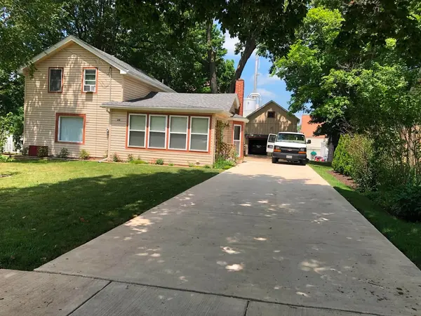 219 W 4th ST, Pecatonica, IL 61063