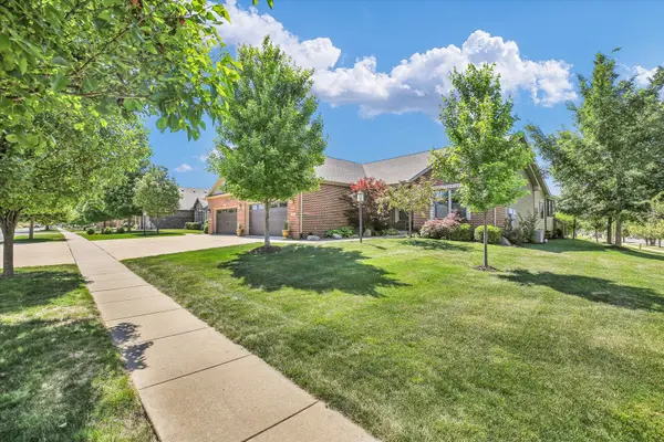 1601 Delane DR, Mahomet, IL 61853