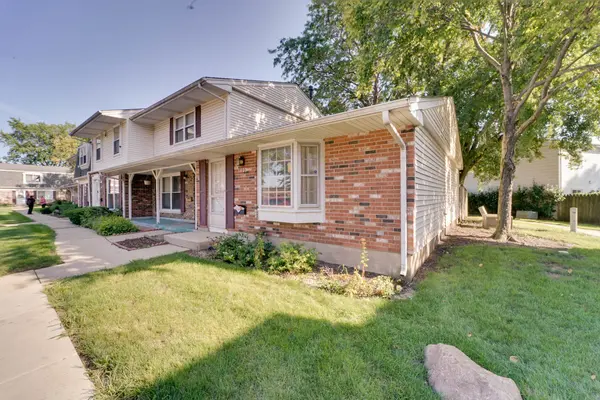 1409 Tinnerella AVE #1409, Streamwood, IL 60107