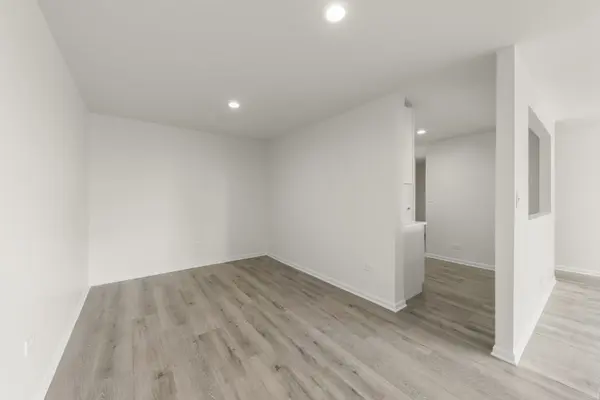 151 N Kenilworth AVE #4G, Oak Park, IL 60301