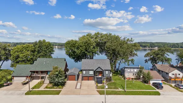 835 1st AVE, Hampton, IL 61256