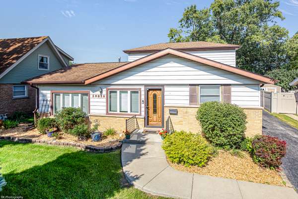 12812 Terrace LN, Crestwood, IL 60418