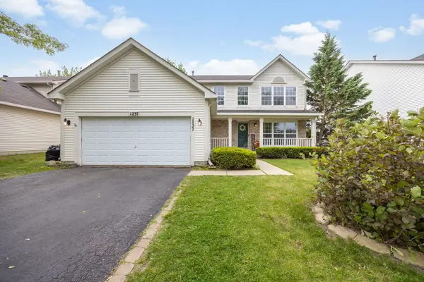 1237 E Greystone DR, Round Lake Beach, IL 60073