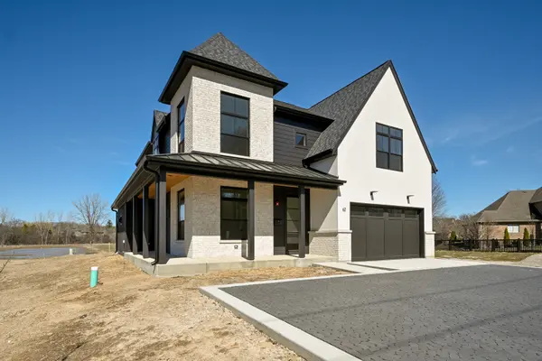 62 Miller RD, Lake Zurich, IL 60047