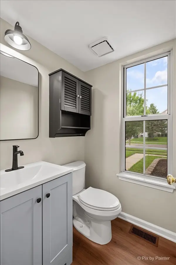 14 Harrison LN, Streamwood, IL 60107