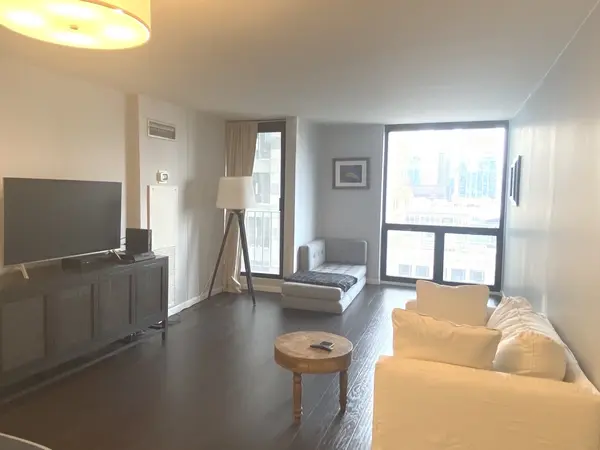 200 N Dearborn ST #3605, Chicago, IL 60601