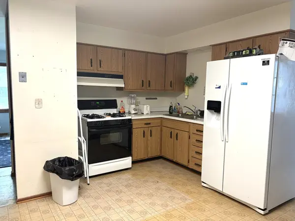 18610 W Karen LN, Gurnee, IL 60031