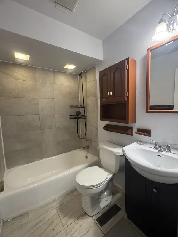 27 W 155th PL, South Holland, IL 60473