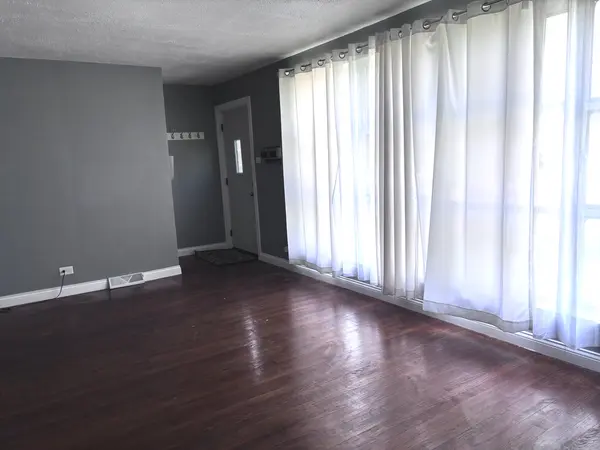 365 Sherry LN, Chicago Heights, IL 60411