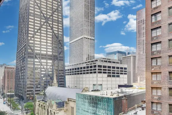 110 E Delaware PL #1402, Chicago, IL 60611