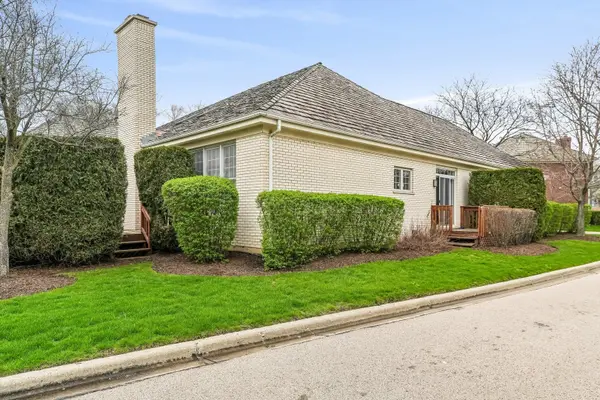 5 Middlesex CT, Lincolnshire, IL 60069