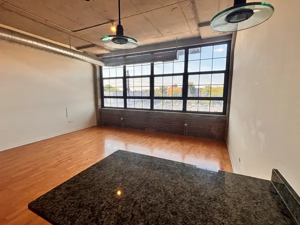 3963 W Belmont AVE #233, Chicago, IL 60618