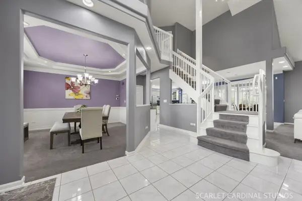 2239 Hillsboro LN, Naperville, IL 60564