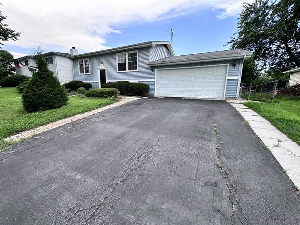 7019 Chestnut ST, Hanover Park, IL 60133