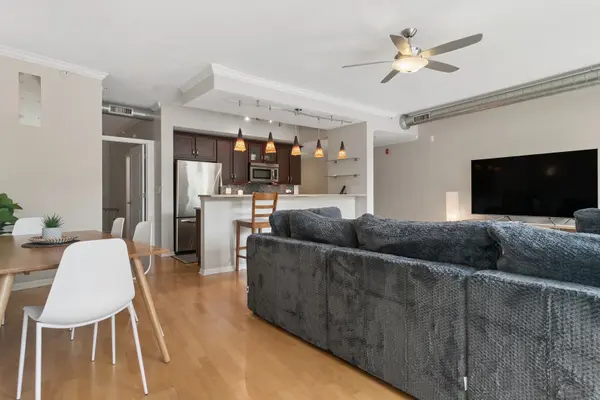 1228 Emerson ST #202, Evanston, IL 60201