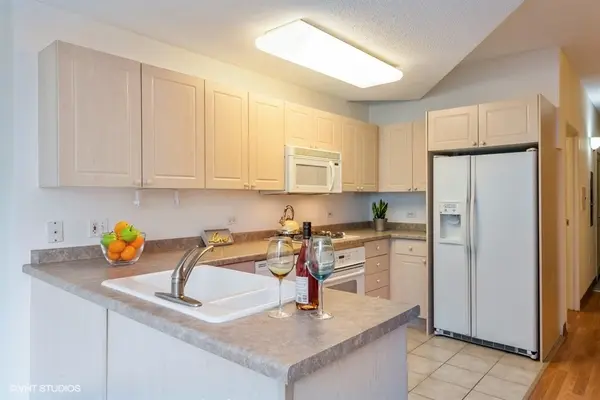 1720 Maple AVE #409, Evanston, IL 60201