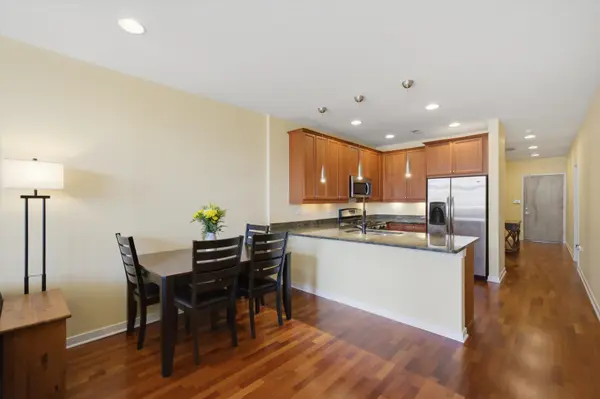 3946 N Ravenswood AVE #411, Chicago, IL 60613