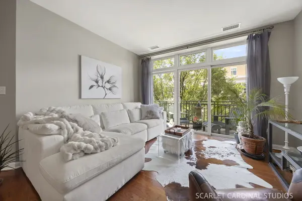 140 S River ST #204, Aurora, IL 60506