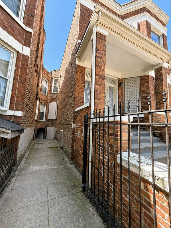 6018 S Eberhart AVE, Chicago, IL 60637