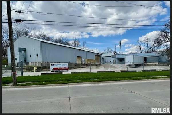 2902 INDIAN RD, Davenport, IA 52802