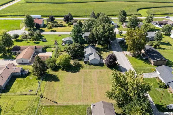 104 N 2ND ST, Colona, IL 61241