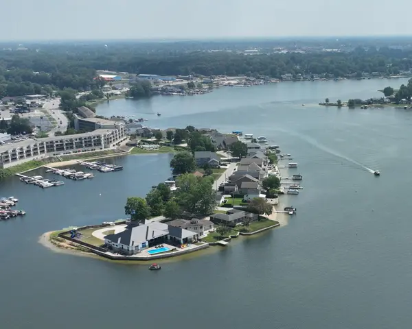 206 Outlook Cove DR, La Porte, IN 46350
