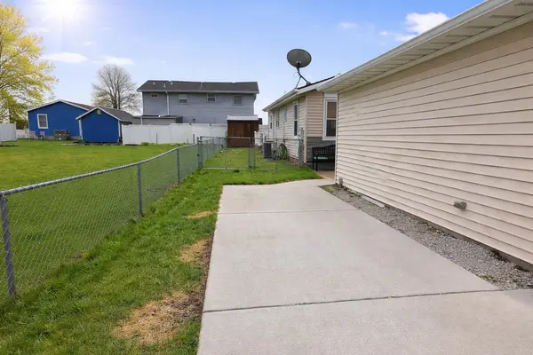 5027 E Woodland Drive, Knox, IN 46534
