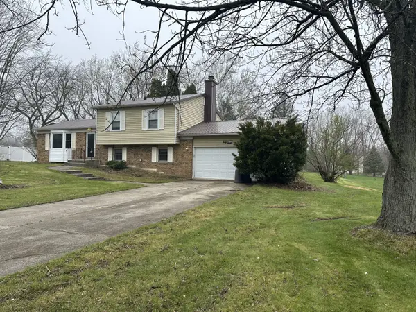 67 Brookview LN, Valparaiso, IN 46385