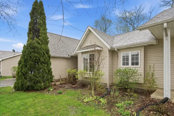 2410 Primrose DR, Valparaiso, IN 46383