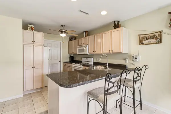 1096 Lakewood CT, Schererville, IN 46375