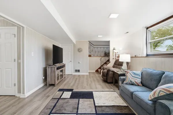 7055 Van Buren ST, Merrillville, IN 46410