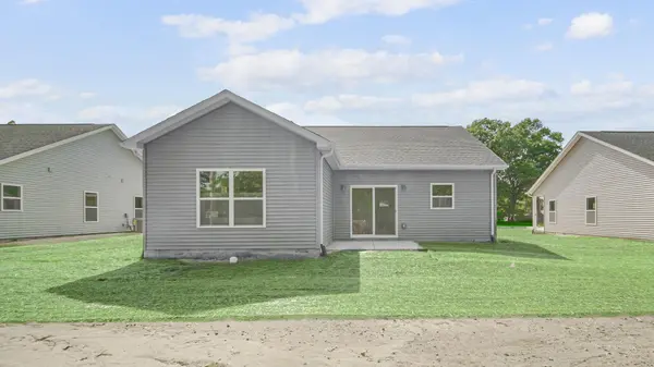 2863 Benton ST, Lake Station, IN 46405