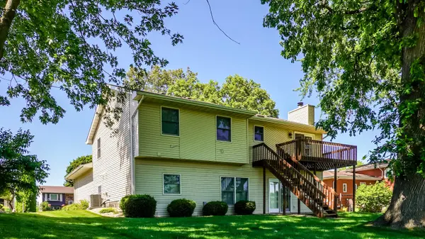 1530 Happy Valley RD, Crown Point, IN 46307