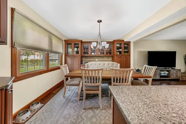 1200 Seminole DR, Crown Point, IN 46307