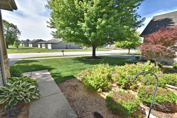 1368 Mackinaw PL, Schererville, IN 46375