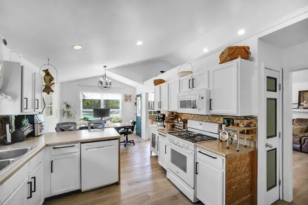 1730 Elderberry CIR, Demotte, IN 46310