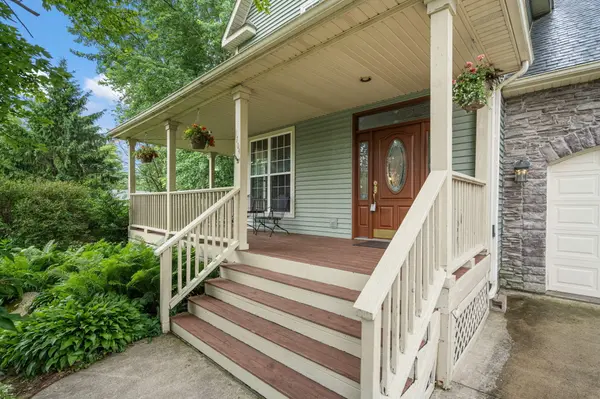 1704 Eisenhower AVE, Valparaiso, IN 46383