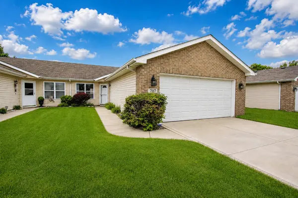 707 W 77th Avenue, Merrillville, IN 46410