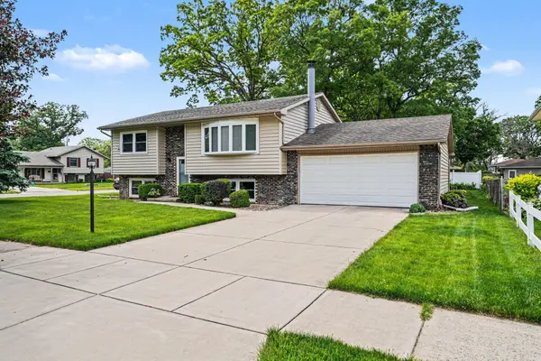 2801 Crabapple LN, Hobart, IN 46342